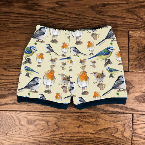 Garden birds cuffed shorts